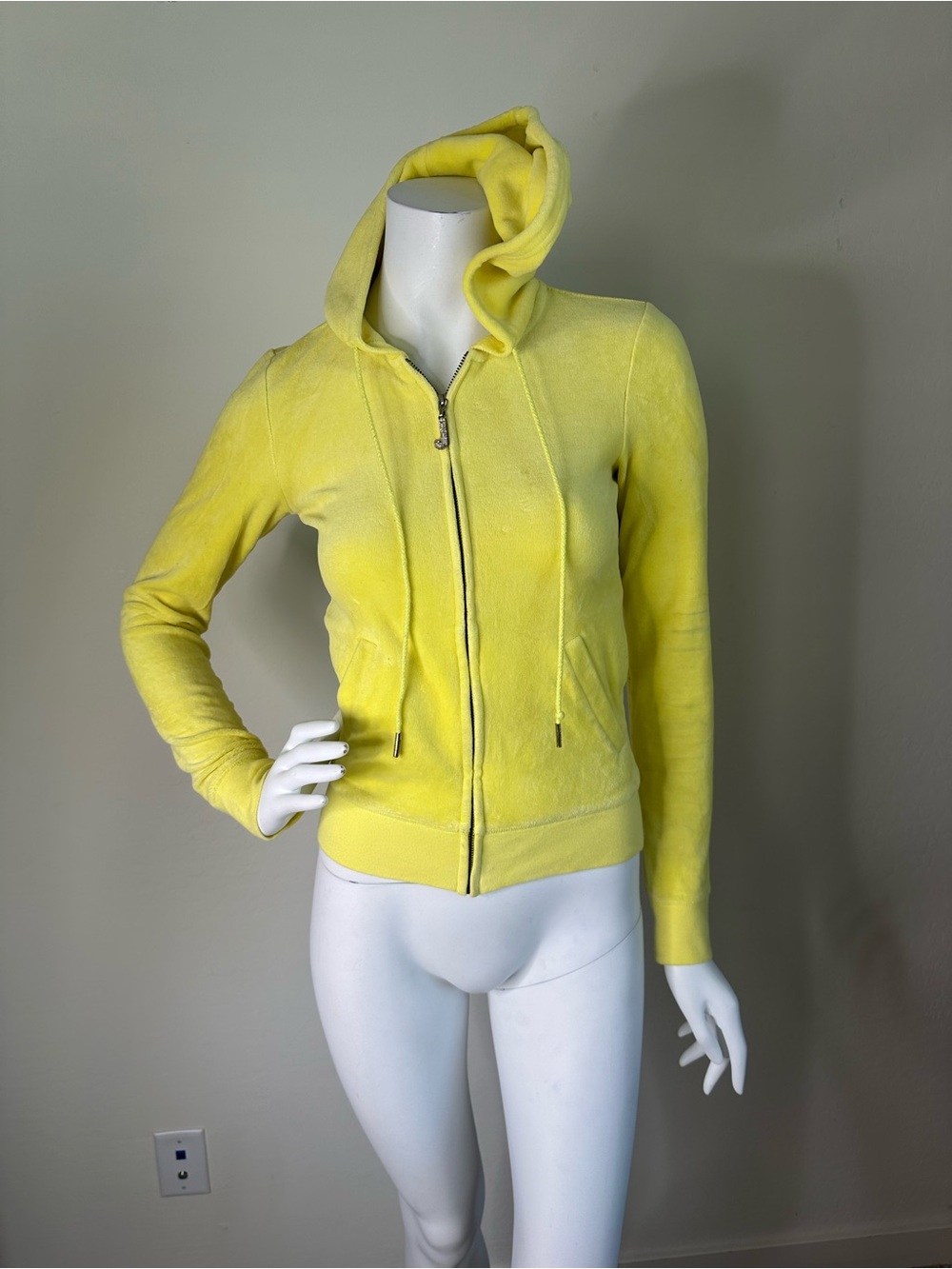 JUICY COUTURE LEMON YELLOW VELOUR FRONT ZIP HOODIE JACKET SZ XS